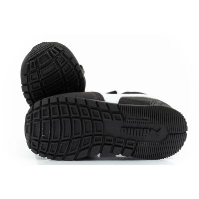 18. Puma ST Runner Jr shoes 384903 01