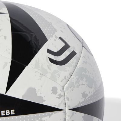 4. adidas Juventus Turin Home Club IX4025 ball