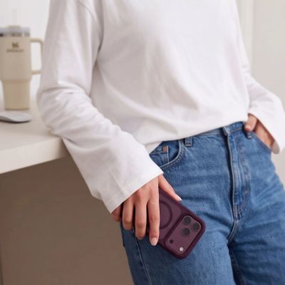 8. Tech-Protect Magmat Magsafe CC Case for iPhone 18 Pro Max / 17 Pro Max - Burgundy Matte