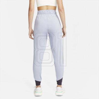 9. Nike Therma-FIT Essential Pants W DD6472-519