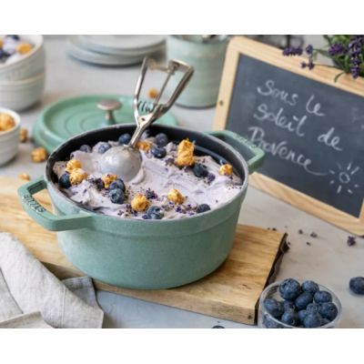 7. STAUB 40508-707-0 round cast iron pot - mint 6.7 ltr