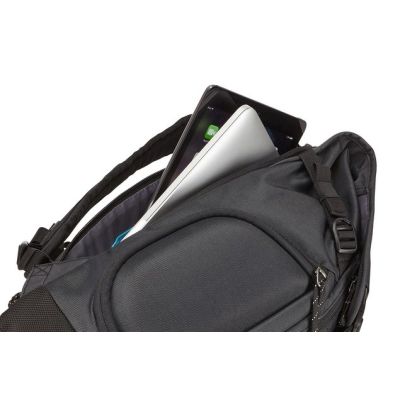 9. Thule TSDP-115 Submarine Backpack 15" Dark Shadow