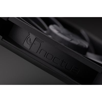 11. NOCTUA 140mm fan NF-A14x25 G2 PWM chromax black