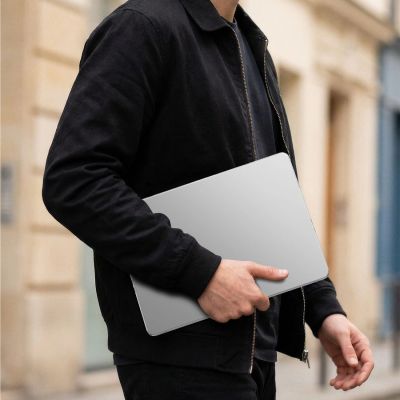 5. AmazingThing Titan Hardshell Case for MacBook Air M5 16" - Transparent