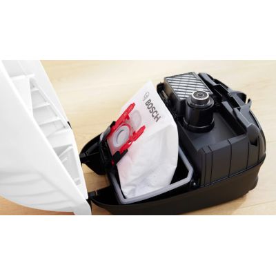 4. Bosch Serie6 ProSilence BGB6SIL0L Bagged Vacuum Cleaner