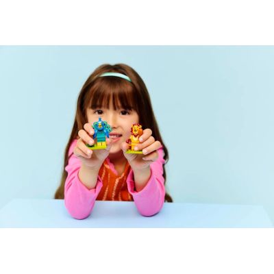 10. LEGO 71051 Minifigures Series 28 - Animals V111