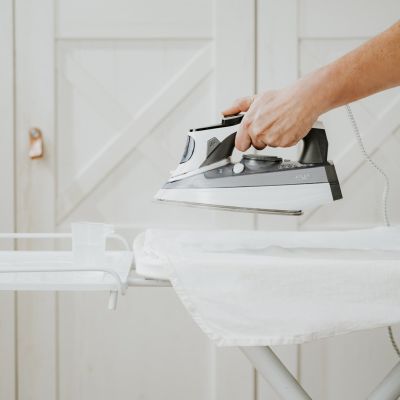 25. ADLER AD 5053 steam iron