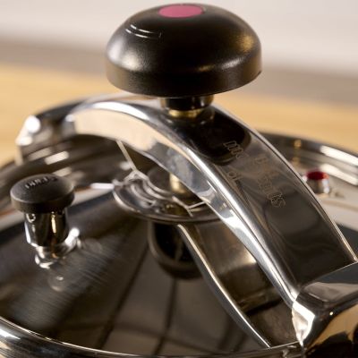 7. Taurus Moments Classic 6L Stainless Steel Pressure Cooker