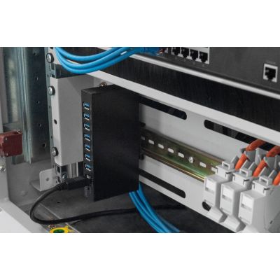 3. Industrial Hub 7-port USB 3.0 SuperSpeed active metal construction DIN rail