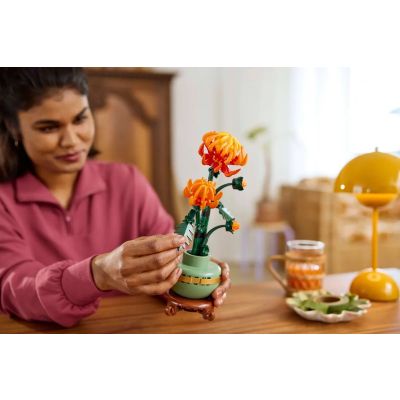 6. LEGO ICONS 10368 Botanicals - Chrysanthemum