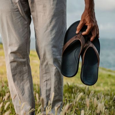 3. Reef Newport M CI3755 Flip-Flops