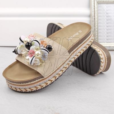 7. S.Barski W OLI260 beige platform flip-flops with beads