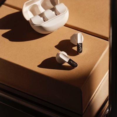 4. Sudio N3WHT Headphones/Headset Wireless In-Ear Calls/Music Bluetooth White