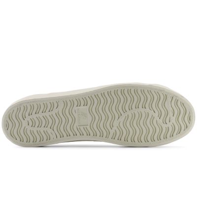 9. New Balance unisex BB100LGY shoes
