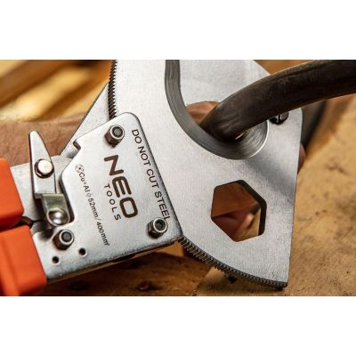 2. Cable cutter for copper and aluminum cables 400mm2