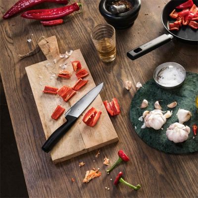 4. FISKARS CHEF'S KNIFE MEDIUM HARD EDGE