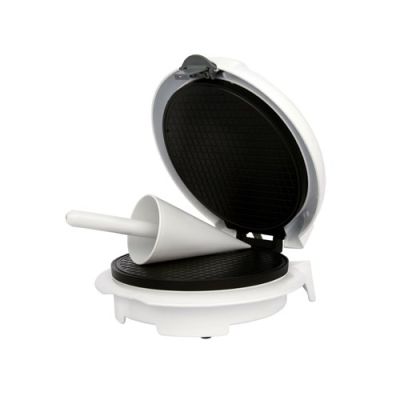 8. ADLER AD 3038 waffle maker