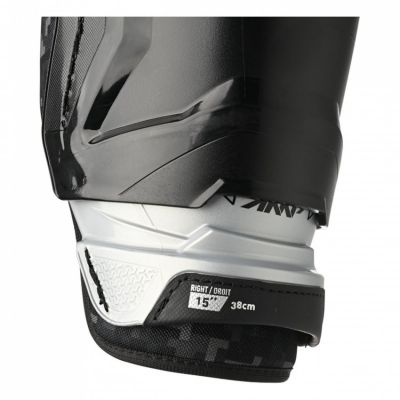 7. Bauer Supreme M3 Int hockey shin guards