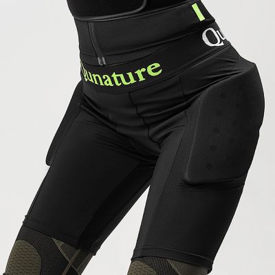 8. Qunature Ski Hip Protectors - Basic S Skis, Snowboard, Skates - Black