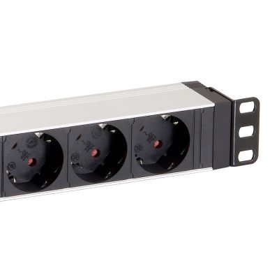4. Equip 333293 PDU 8-way power distribution unit 1U Black, Silver
