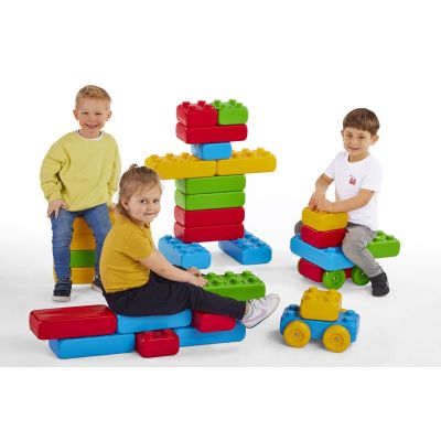 17. Marioinex building blocks "bricks" + 2 wheels, 30 pieces