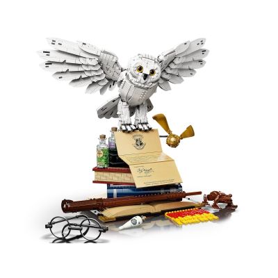 3. LEGO Harry Potter 76391 Hogwarts Icons – Collectors' Edition
