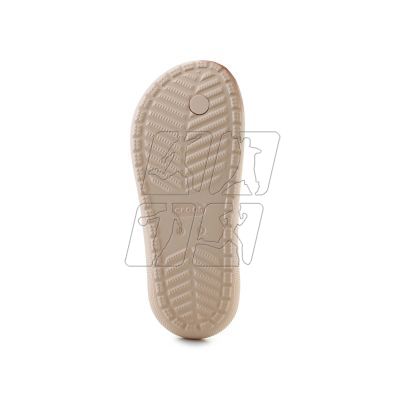 12. Crocs Classic Flip V2 209402-2DS flip-flops