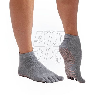 5. GAIAM 63707 anti-slip yoga socks