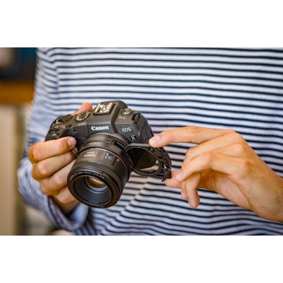 7. Canon EOS RP Mirrorless Camera Housing 26.2 MP CMOS 6240 x 4160 px Black