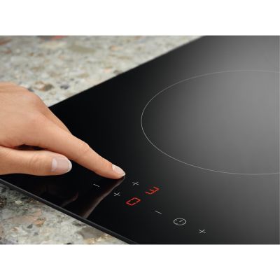 4. ELECTROLUX LHR3233CK ceramic hob