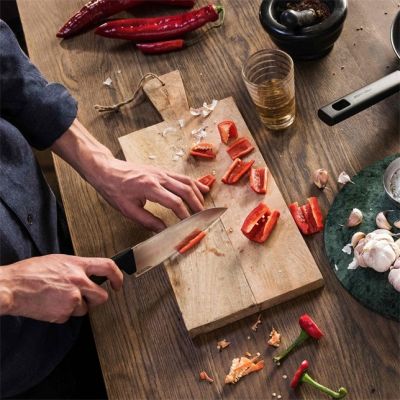 3. FISKARS CHEF'S KNIFE MEDIUM HARD EDGE