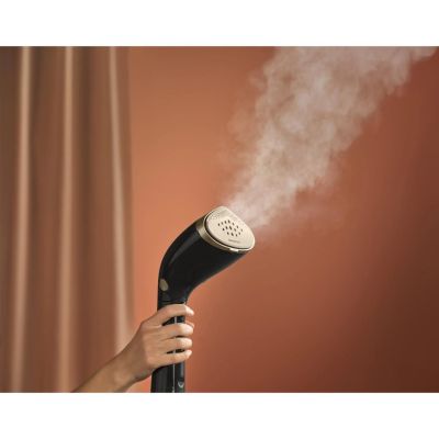 19. PHILIPS STH7060/80 Garment Steamer