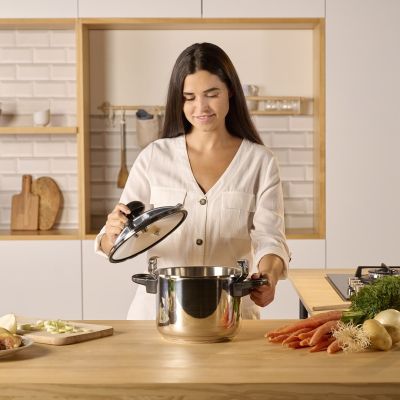 15. Taurus Moments Classic 6L Stainless Steel Pressure Cooker