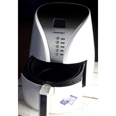 2. Blaupunkt AFD-601 fat-free fryer (4 l; 2.5 kg; 1500W; white)