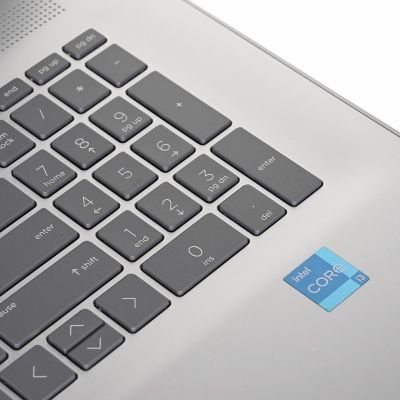 7. HP 17-CN3003D i3-N305 17.3" 8GB SSD256 BT Win11 Natural Silver (REPACK) 2Y