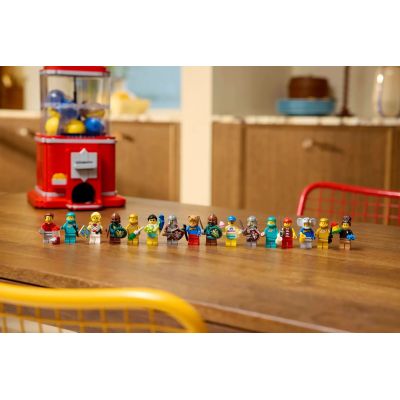 9. LEGO 21358 Ideas - Minifigure Machine