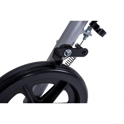 7. The four-wheeled aluminum support makes it easier