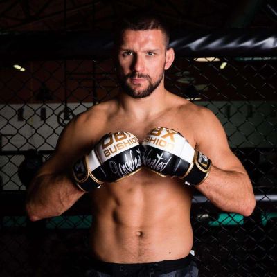 2. MMAsparring gloves S/M - Undefeated - Valor Series