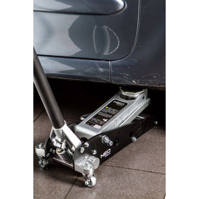 5. NEO tools 11-730 vehicle jack/stand