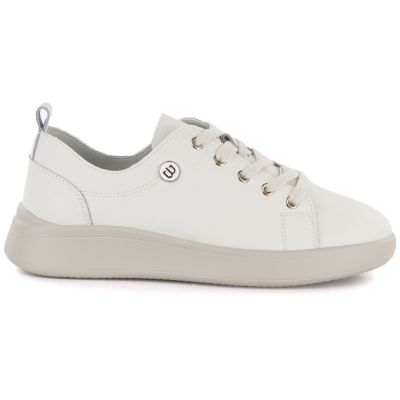 2. Beige women's leather shoes Vinceza 41508