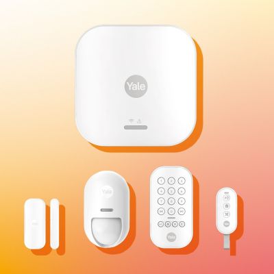 21. Yale Smart Alarm Starter Kit 6 Pieces - Control Unit, Siren, Keypad, Remote Control, Motion Sensor, Window/Door Sensor