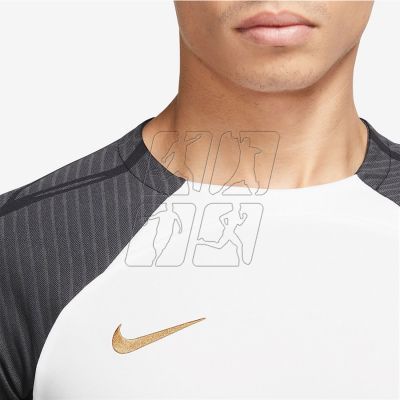 6. Nike Chelsea FC Strike M T-shirt DX3014-101