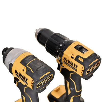 26. Combo Tool Kit 18V 2x4.0Ah DCK2062M2T DEWALT