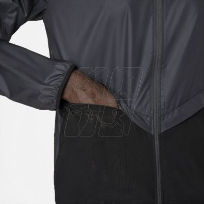 4. Nike Shield W DC8041-010 Jacket