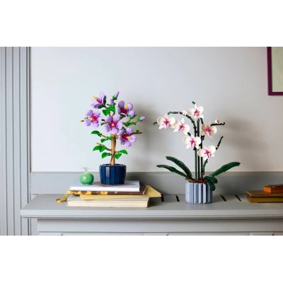 12. LEGO 10372 Botanical Collection - Hibiscus