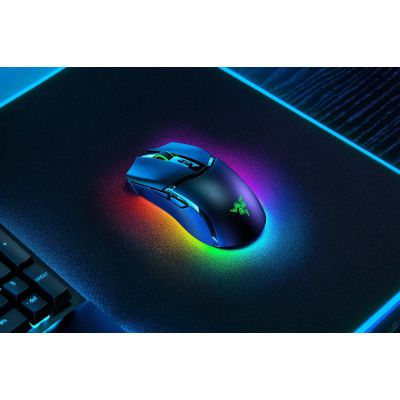 7. Razer Cobra Pro Gaming Mouse Right Side RF Wireless + Bluetooth + USB Type-C Optical 30000 DPI