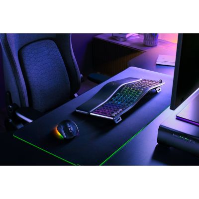 2. Razer Pro Type Ergo Keyboard Universal USB + RF Wireless + Bluetooth QWERTY US English Black