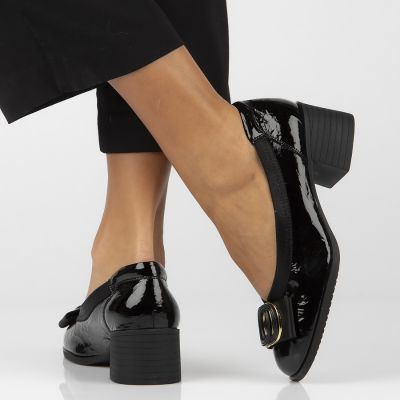 6. Black patent leather pumps on a block heel Filippo DP6960