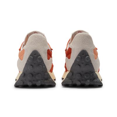 8. New Balance unisex sneakers U327WRH