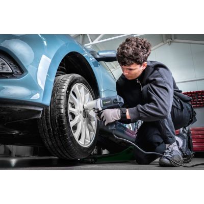 14. 800 Nm 1/2" Electric Impact Wrench for Wheels with Case W33250 WUBER